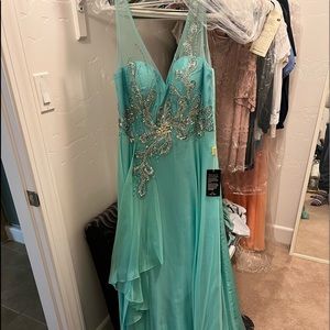 Nox Anabel Formal Gown, 2X, light turquoise